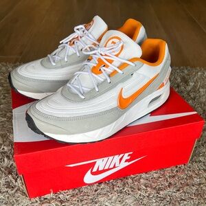 New Nike 10.5 AirMax Versa Tennessee Volunteers